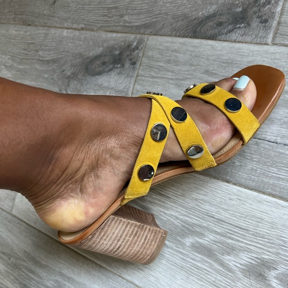 Yellow genuine Suede leather & metal strappy/block heel sandals. Women Sz 10M. - Picture 5 of 8